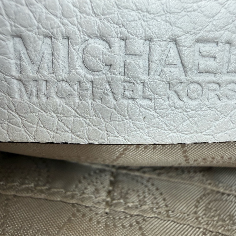 Michael Kors Studded Wristlet Clutch Beige Leather Gold Grommet Zip Pouch Wallet - Picture 8 of 16